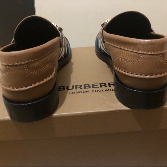 Authentic Burberry Loafers - Picture 7 of 11